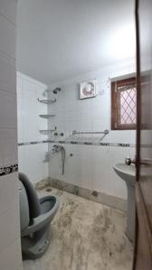Image of 1650 Sq.ft 3 BHK Apartment / Flat for rent in DDA Sector C Pocket 8, Vasant Kunj, New Delhi for Rs. 77000