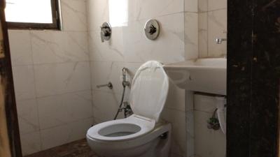 Bathroom Image of 500 Sq.ft 1 BHK Apartment / Flat for sale in Andheri West Mumbai for Rs. 14500000