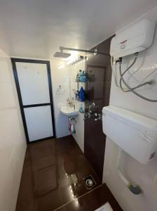 Bathroom Image of 605 Sq.ft 1 BHK Apartment / Flat for sale in Thane West Thane for Rs. 6500000