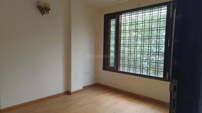 Bedroom Image of 1600 Sq.ft 3 BHK Builder Floor for sale in Chittaranjan Park New Delhi for Rs. 37000000