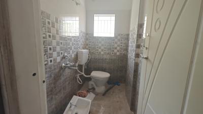 Bathroom Image of 600 Sq.ft 1 BHK Apartment / Flat for rent in HAL Bengaluru for Rs. 26000