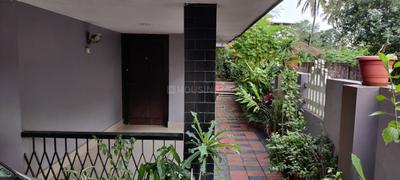 Balcony Image of 1100 Sq.ft 2.5 BHK Builder Floor for rent in Pumpwell Mangalore for Rs. 20000