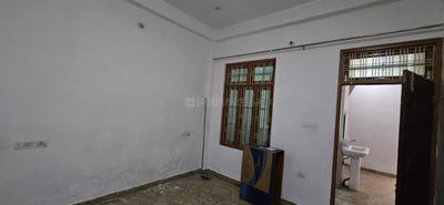 Bedroom Image of 1200 Sq.ft 2 BHK Builder Floor for rent in Gomti Nagar Lucknow for Rs. 16000