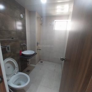 Bathroom Image of 1550 Sq.ft 3 BHK Apartment / Flat for rent in AWHO Vay Sector 8B G, Vrindavan Yojana Lucknow for Rs. 28000