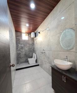 Image of 9000 Sq.ft 6 BHK Independent House for sale in Sector 14, Faridabad for Rs. 300000000