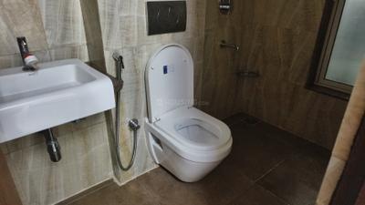 Bathroom Image of 630 Sq.ft 1 BHK Apartment / Flat for sale in Lodha Amara, Kolshet Thane for Rs. 7500000