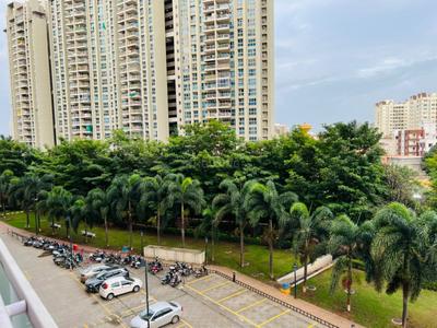 Balcony Image of 1100 Sq.ft 2 BHK Apartment / Flat for sale in Amanora Aspire Towers, Hadapsar Pune for Rs. 15000000