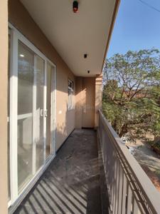 Balcony Image of 1350 Sq.ft 3 BHK Builder Floor for sale in Naraina New Delhi for Rs. 27000000