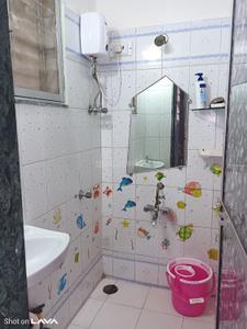 Bathroom Image of 260 Sq.ft 1 RK Apartment / Flat for sale in Byculla Mumbai for Rs. 8500000