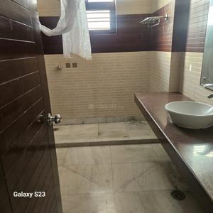Image of 2800 Sq.ft 4 BHK Builder Floor for rent in Unitech Residency Greens, Sector 46, Gurgaon for Rs. 75000
