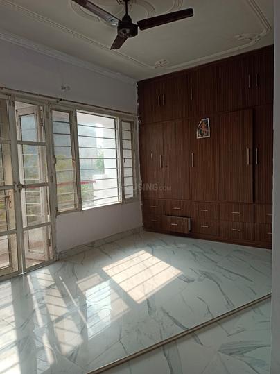 Sushant Golf City Bedroom 1