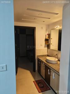 Bathroom Image of 1800 Sq.ft 3 BHK Apartment / Flat for rent in Elamakkara Kochi for Rs. 45000