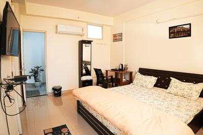 Bedroom Image of 1500 Sq.ft 3 BHK Apartment / Flat for rent in Paarth Aadyant, Ahmamau Lucknow for Rs. 42000