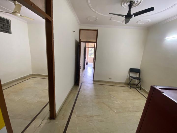 2 BHK Flat for rent in Lajpat Nagar, New Delhi 600 Sqft Property ID