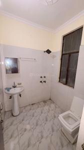 Bathroom Image of 1620 Sq.ft 2 BHK Builder Floor for rent in Sector 41 Noida for Rs. 32000