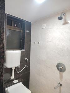 Common Bathroom Image of 420 Sq.ft 1 BHK Apartment / Flat for rent in Lodha Crown, Thane West Thane for Rs. 24999