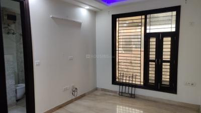 Bedroom Image of 1900 Sq.ft 3 BHK Builder Floor for rent in Kirti Nagar New Delhi for Rs. 70000
