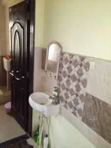 Bathroom Image of 725 Sq.ft 1 BHK Independent House for rent in Hadapsar Pune for Rs. 15500