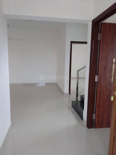 Golden Avenue Main Image 1