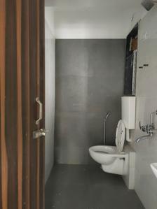 Common Bathroom Image of 525 Sq.ft 1 BHK Apartment / Flat for sale in Dharti Pressidio, Kandivali West Mumbai for Rs. 9300000