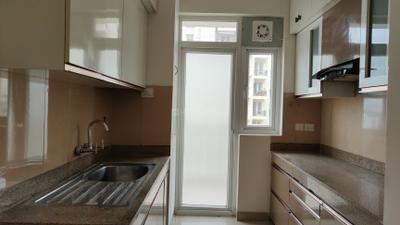 Kitchen Image of 1395 Sq.ft 3.5 BHK Builder Floor for sale in Emaar Emerald Estate, Sector 65 Gurgaon for Rs. 23500000