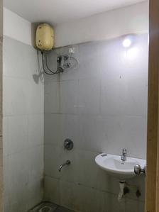 Common Bathroom Image of 774 Sq.ft 1.5 BHK Apartment / Flat for rent in Lodha Casa Rio, Palava Phase 1 Thane for Rs. 15000
