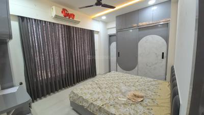 Bedroom Image of 2000 Sq.ft 3 BHK Apartment / Flat for rent in Ratnam Aurum, Vaishno Devi Circle Ahmedabad for Rs. 32000