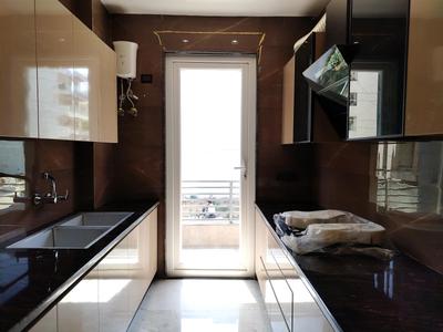 Kitchen Image of 1800 Sq.ft 3 BHK Builder Floor for sale in Paras Square, Sector 59 Gurgaon for Rs. 23000000