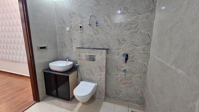 Bathroom Image of 2100 Sq.ft 3.5 BHK Builder Floor for sale in Golden Avenue Premium Floors, Bamheta Ghaziabad for Rs. 11650000