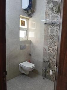 Bathroom Image of 1700 Sq.ft 4 BHK Apartment / Flat for sale in Alaknanda New Delhi for Rs. 47500000