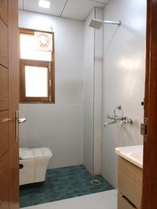Common Bathroom Image of 1800 Sq.ft 4 BHK Builder Floor for sale in Vasundhara Ghaziabad for Rs. 18000000
