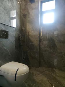 Common Bathroom Image of 2250 Sq.ft 4 BHK Builder Floor for sale in Uppal Southend, Sector 49 Gurgaon for Rs. 34500000