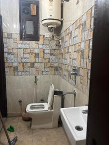 Bathroom Image of 800 Sq.ft 3 BHK Apartment / Flat for rent in RWA Om Vihar, Uttam Nagar New Delhi for Rs. 13000
