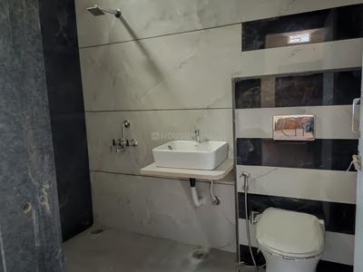 Bathroom Image of 1100 Sq.ft 2 BHK Builder Floor for rent in Bhawrasla Indore for Rs. 14000