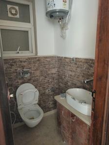 Image of 2000 Sq.ft 3 BHK Builder Floor for sale in Safdarjung Enclave, New Delhi for Rs. 65000000