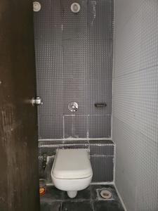 Common Bathroom One Image of 610 Sq.ft 1.5 BHK Apartment / Flat for sale in Majestique Palm Atlantis, Wagholi Pune for Rs. 3751000