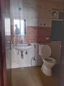 Bathroom Image of 845 Sq.ft 2.5 BHK Apartment / Flat for rent in Amrapali Riverview, Noida Extension Greater Noida for Rs. 19000