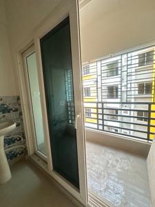 Balcony Image of 900 Sq.ft 2 BHK Apartment / Flat for rent in Chinar Park Kolkata for Rs. 15000