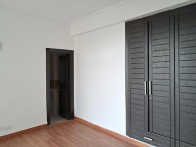 Bedroom Image of 1324 Sq.ft 3 BHK Apartment / Flat for sale in Amrapali Platinum, Sector 119 Noida for Rs. 12300000