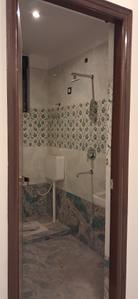 Bathroom Image of 950 Sq.ft 2 BHK Apartment / Flat for sale in Khyora Kanpur for Rs. 4800000