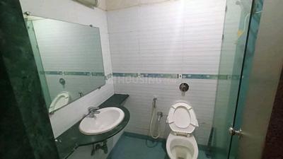 Bathroom Image of 1372 Sq.ft 3 BHK Apartment / Flat for rent in Nahar Yarrow Yucca Vinca, Powai Mumbai for Rs. 89000