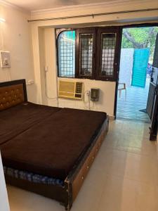 Bedroom Image of 650 Sq.ft 1 BHK Builder Floor for rent in Arun Vihar, Sector 37 Noida for Rs. 24525