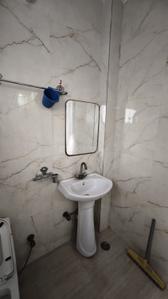 Bathroom Image of 400 Sq.ft 1 RK Apartment / Flat for rent in Sector 71 Noida for Rs. 18000