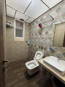 Bathroom Image of 1070 Sq.ft 2 BHK Apartment / Flat for sale in Prima Upper East 97, Malad East Mumbai for Rs. 25500000