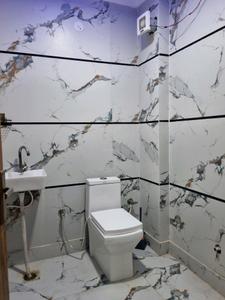 Common Bathroom Image of 1000 Sq.ft 3 BHK Apartment / Flat for rent in Vikram Builder Floors by Vikram Properties And Builder, Nawada New Delhi for Rs. 18500