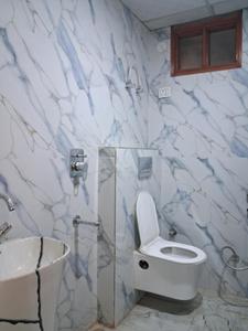 Common Bathroom Image of 1650 Sq.ft 3 BHK Apartment / Flat for sale in Sector 104 Noida for Rs. 7200000