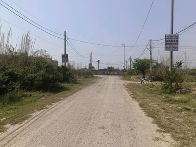Image of 32 Sq.ft Residential Plot / Land for sale in Rohini Sector 28, New Delhi for Rs. 6100000