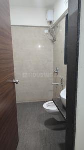 Bathroom Image of 600 Sq.ft 1 BHK Apartment / Flat for rent in Chembur Mumbai for Rs. 52000