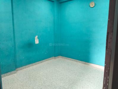 Bedroom Image of 550 Sq.ft 1 BHK Apartment / Flat for rent in Aminabad Lucknow for Rs. 9000