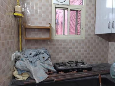 Kitchen Image of 1500 Sq.ft 2 BHK Builder Floor for rent in Safdarjung Development Area New Delhi for Rs. 70000